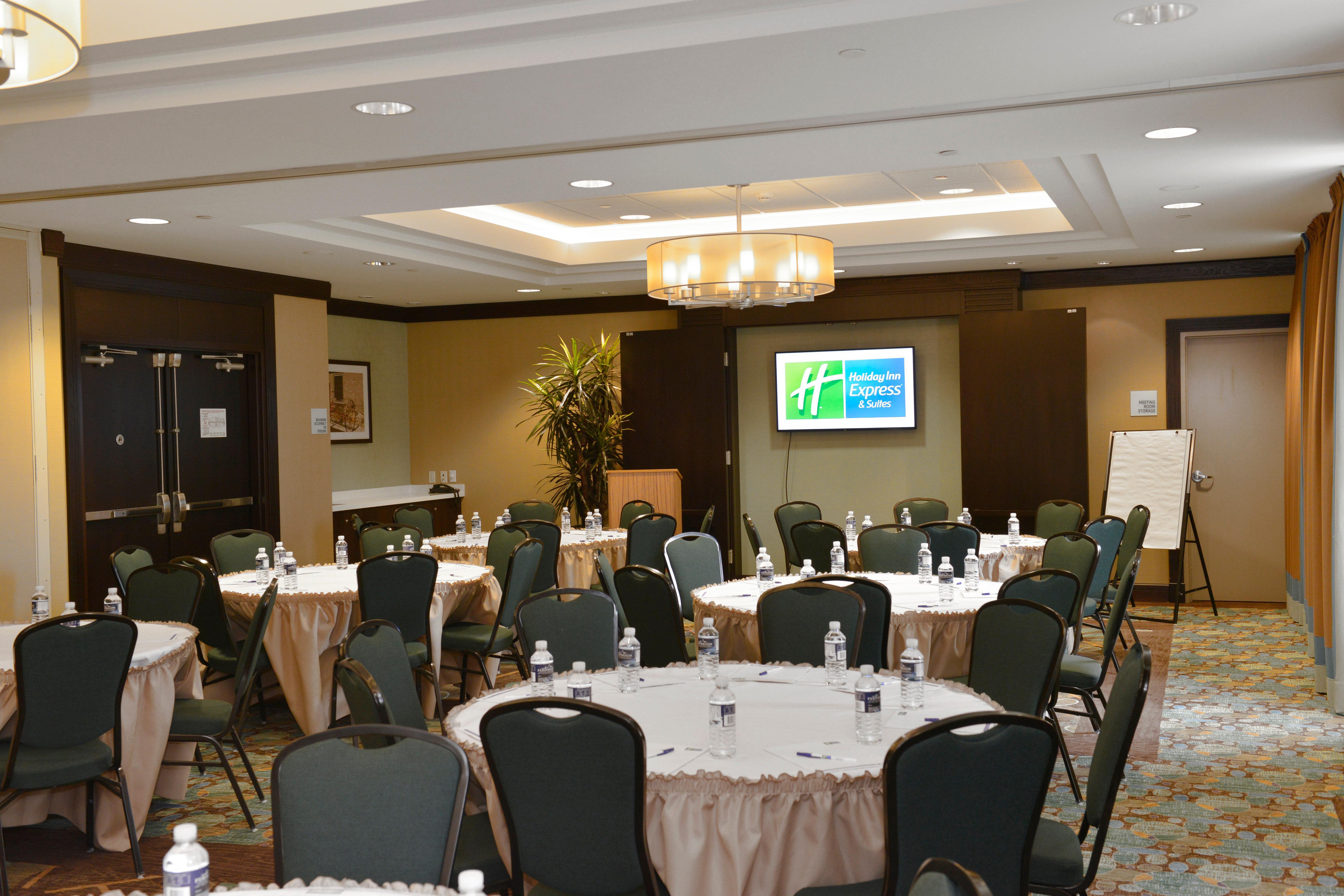 Holiday Inn Express Hotel & Suites Waterloo - St. Jacobs Area By Ihg Extérieur photo